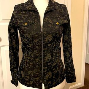 Elliott Lauren Womans Jacket Size 6 Muted Camo Print Full Zip Collar NWOT Trendy